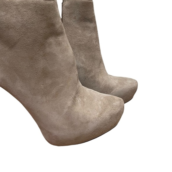 Vince Camuto Cannon Chain Heel Ankle Booties Fawn Tan Size 9 - Picture 4 of 11